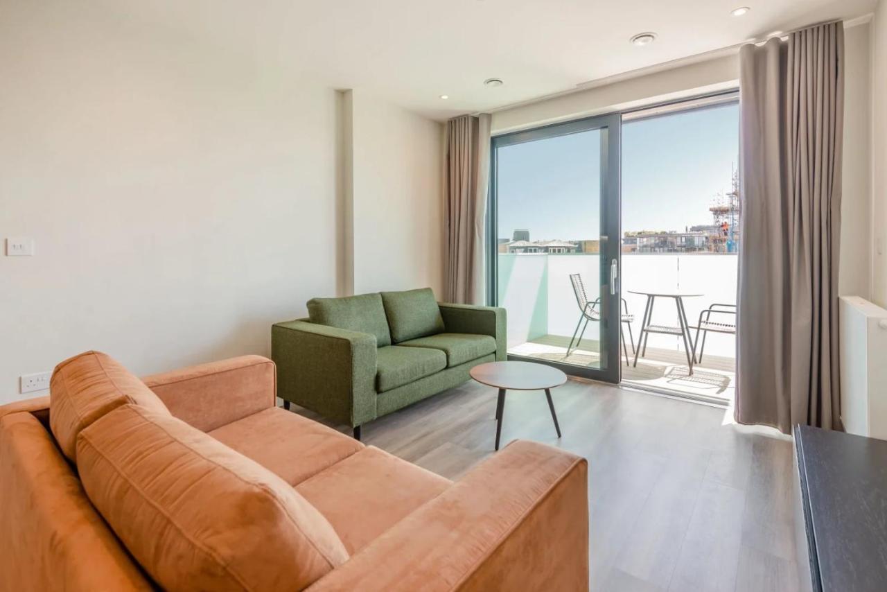Modern Apartments In Brentford 2 Minutes Walk From Kew Bridge Exterior foto